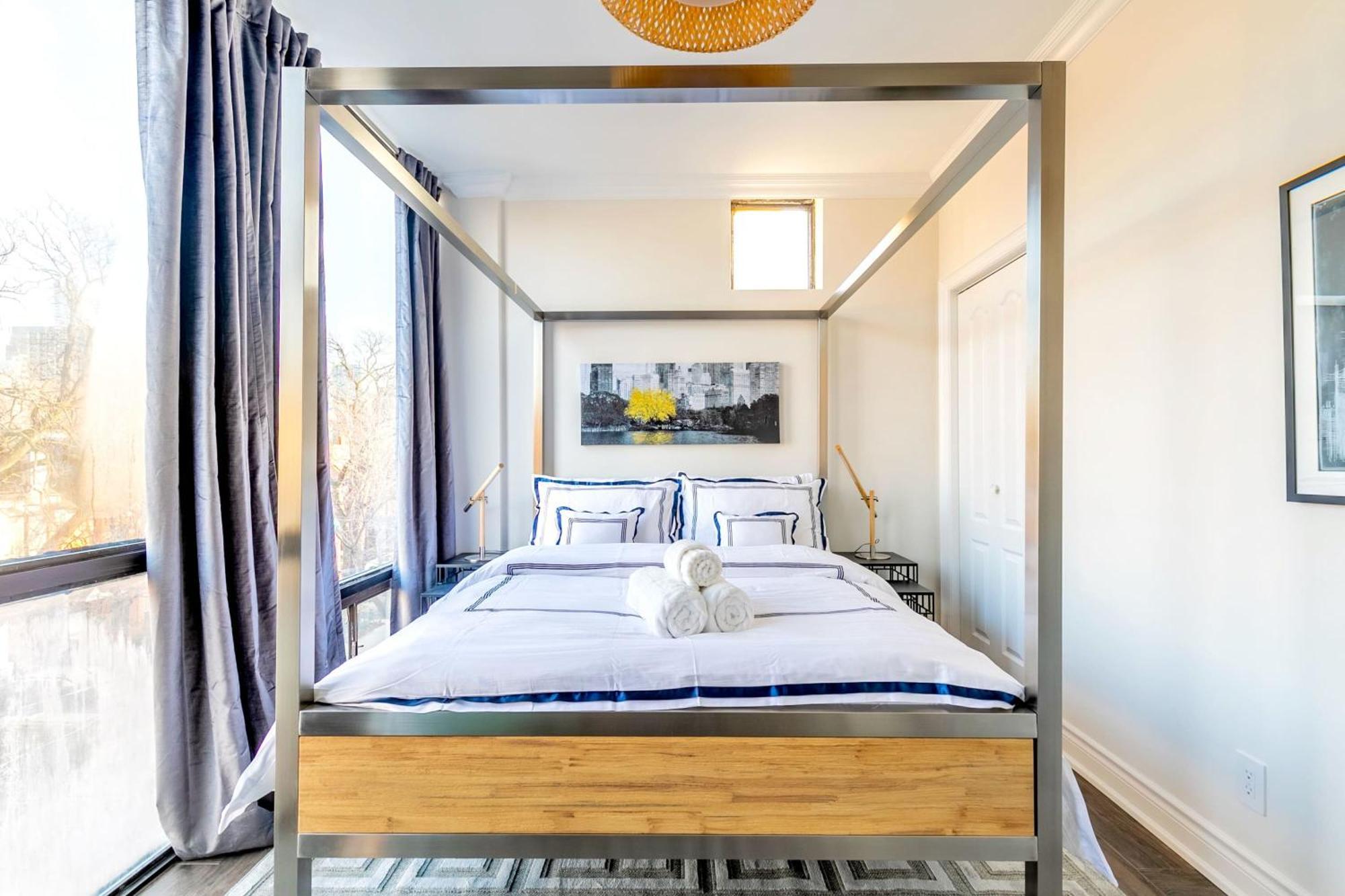 Modern Pet-Friendly Chinatown Apartment Торонто Екстер'єр фото